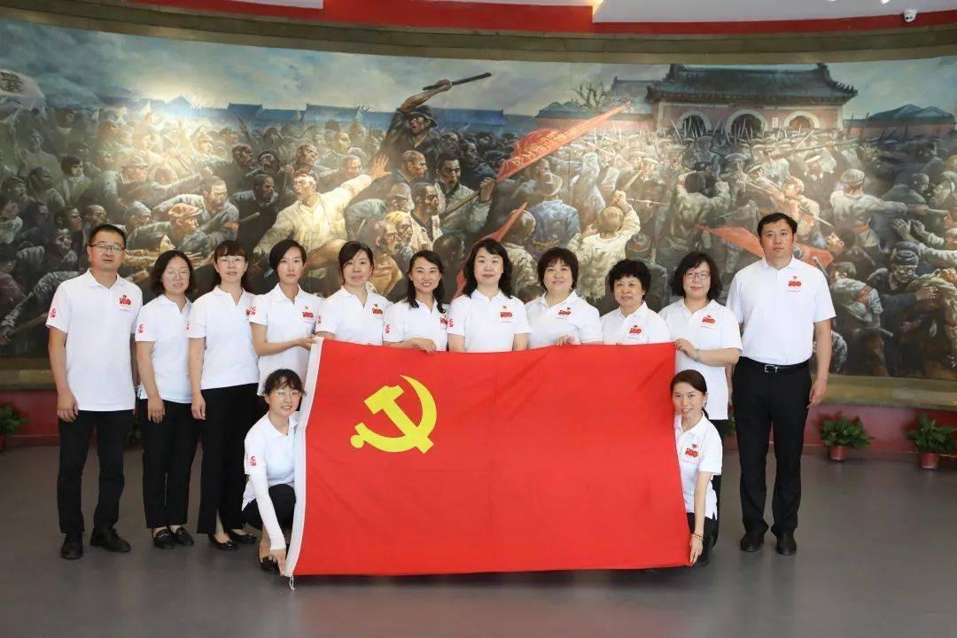 逃出林中村